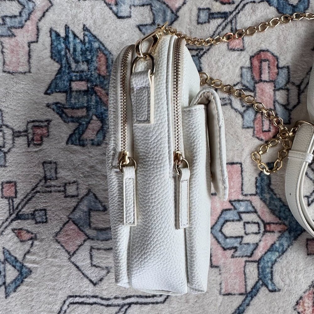 House of Harlow 1960 Luxe Crossbody Bag - White Pebbled w/ Gold Chains - Picture 3 of 7